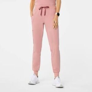 Figs Women's Pink Sand Jogger Pants